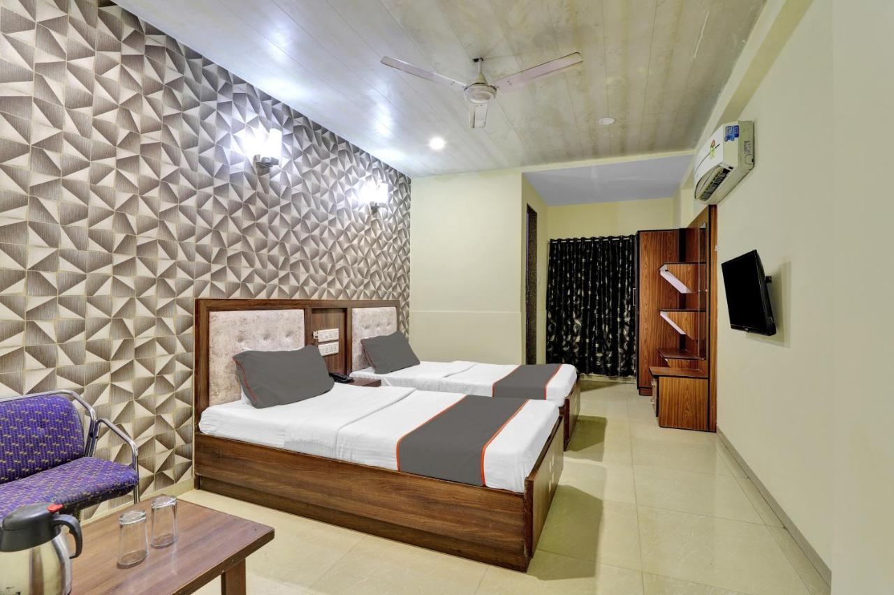 Collection O 82926 Hotel Royal Plaza Ahmedabad Eksteriør bilde