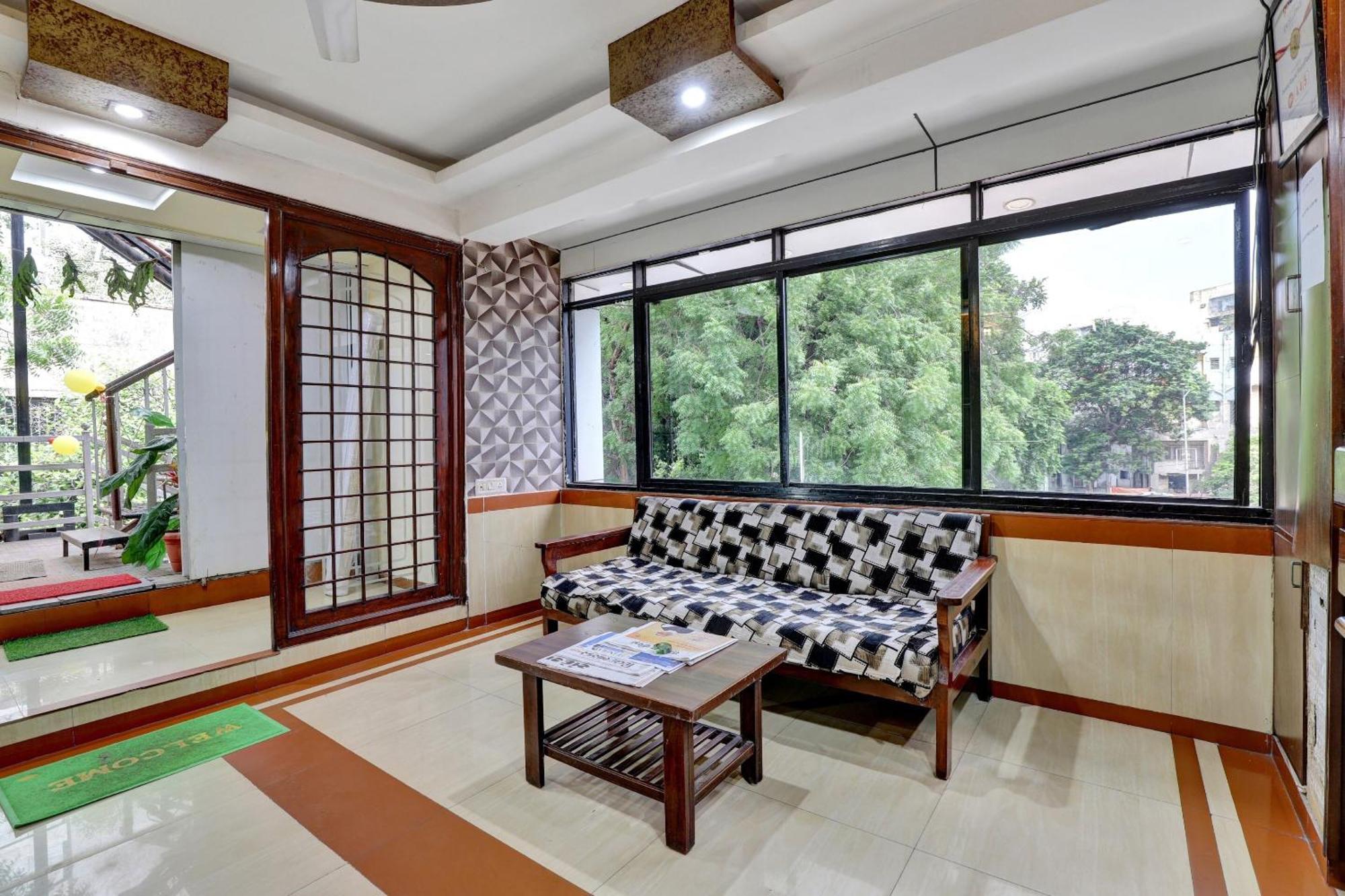 Collection O 82926 Hotel Royal Plaza Ahmedabad Eksteriør bilde
