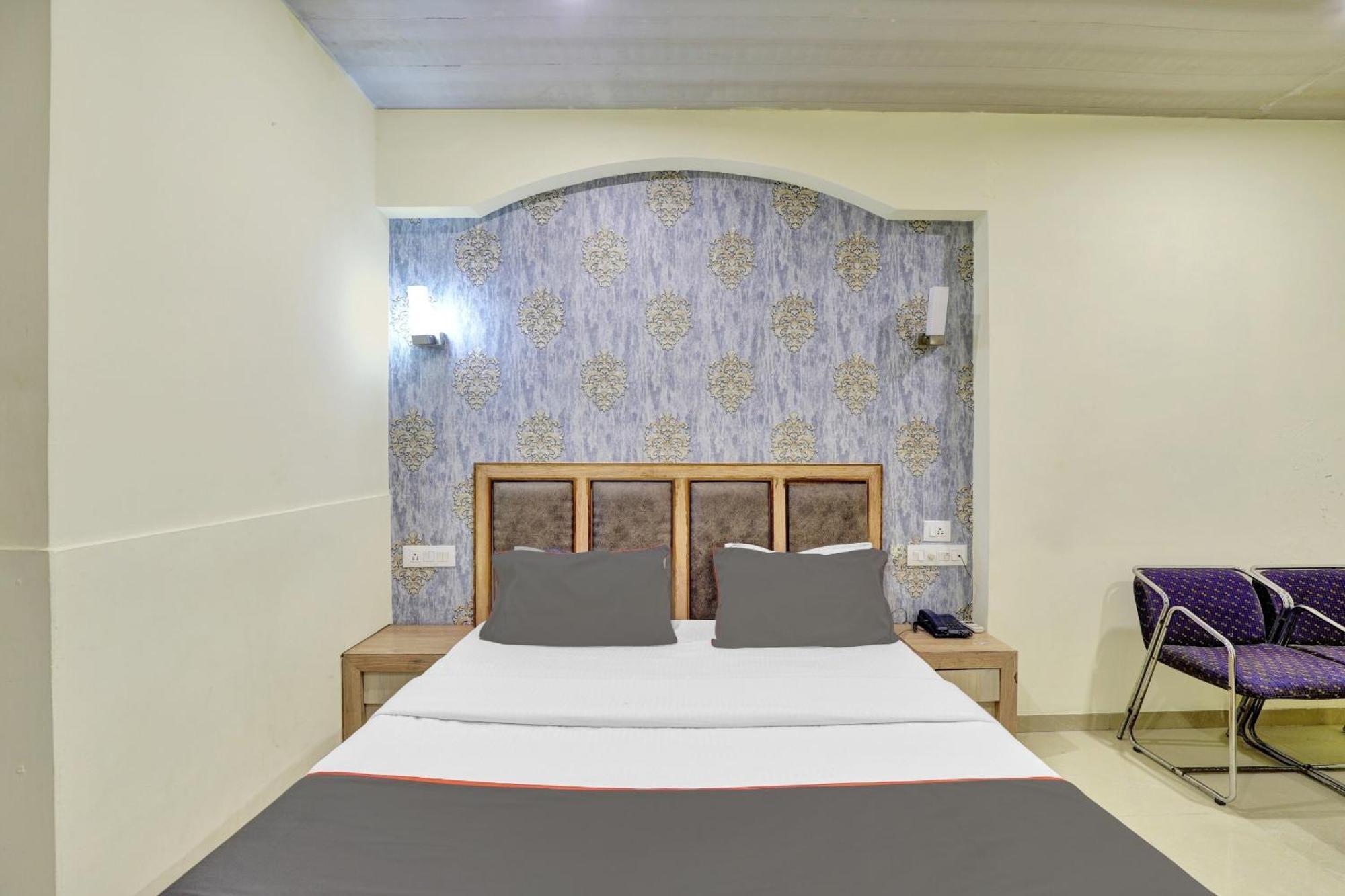 Collection O 82926 Hotel Royal Plaza Ahmedabad Eksteriør bilde