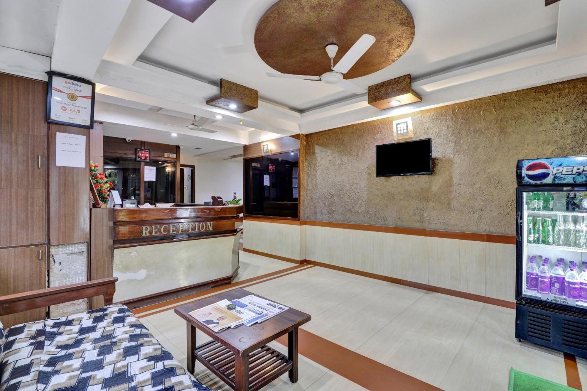 Collection O 82926 Hotel Royal Plaza Ahmedabad Eksteriør bilde